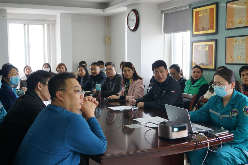 咨詢(xún)黨支部開(kāi)展“急救知識培訓及現場(chǎng)演練”主題黨日活動(dòng)