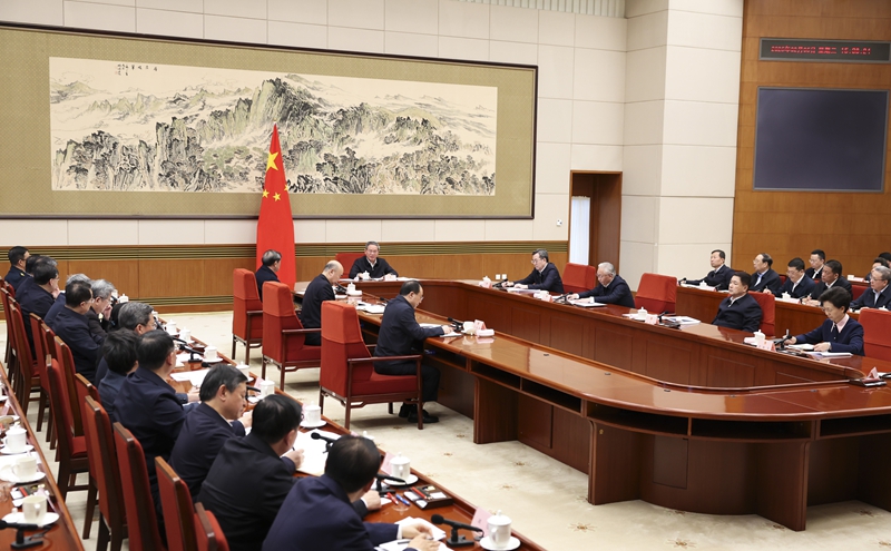 李強主持召開(kāi)國務(wù)院第七次全體會(huì )議 討論《政府工作報告》稿并對開(kāi)年工作進(jìn)行動(dòng)員